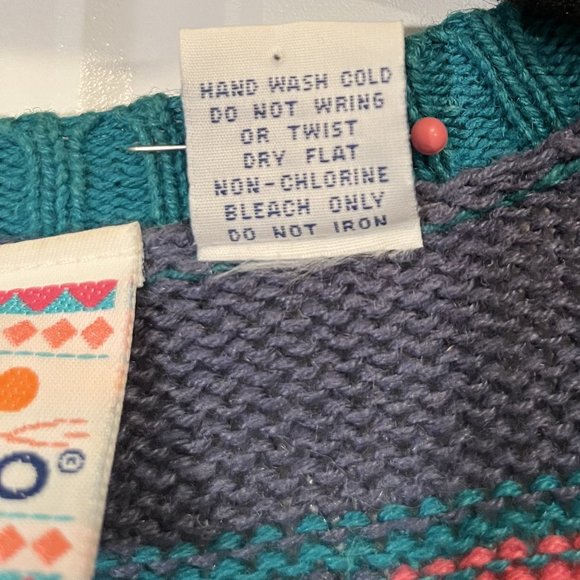 Nuovo Multi-Color Large Size V-Neck Cardigan - Picture 4 of 4